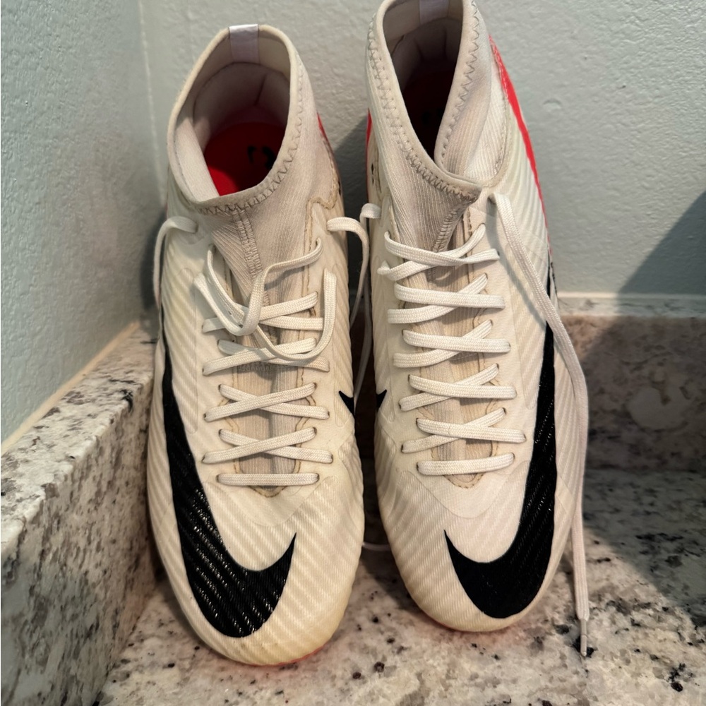 Nike kids Jr. superfly soccer cleats